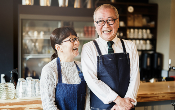 Couple working in restaurant/bar